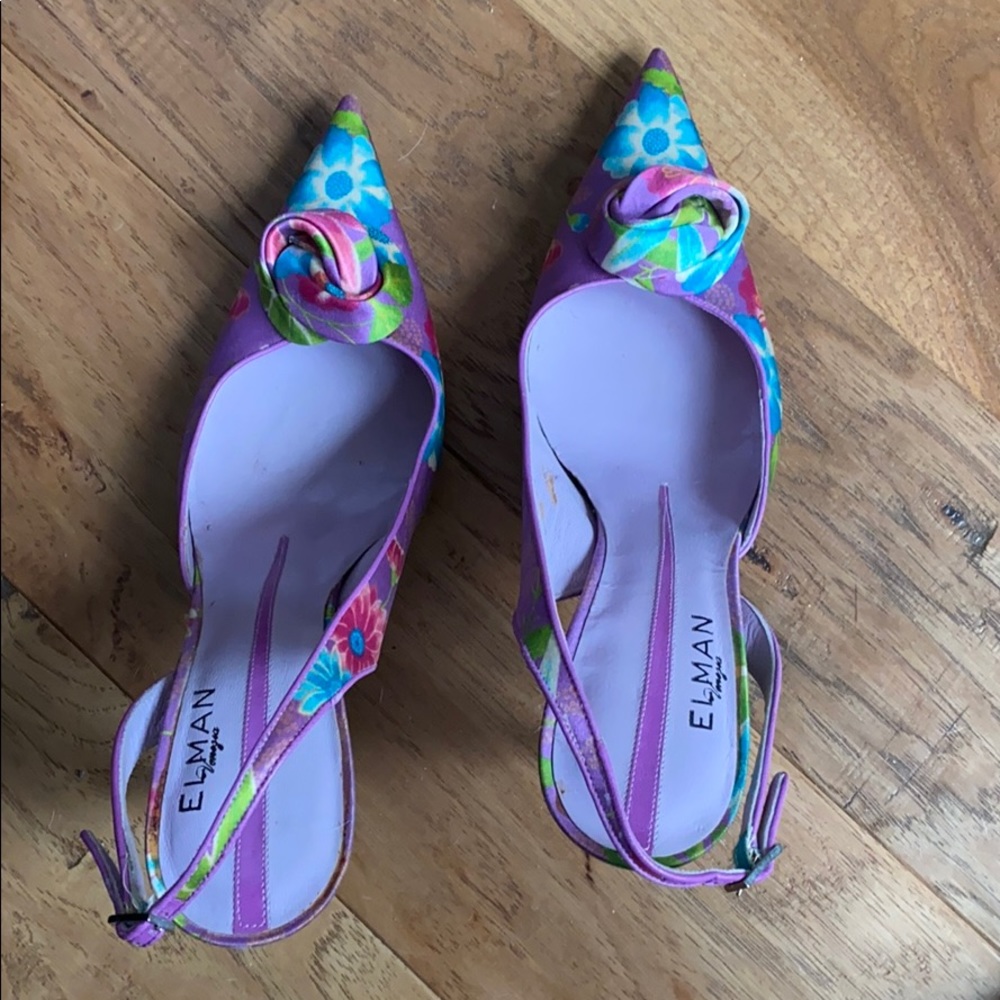 Vera Cuoio. Multicolored flowers sling back heels